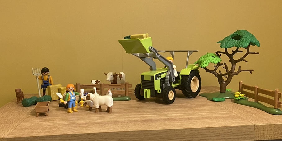 REVIEW- Playmobil Farm with Small Animals 70887 – Farmer's Wife